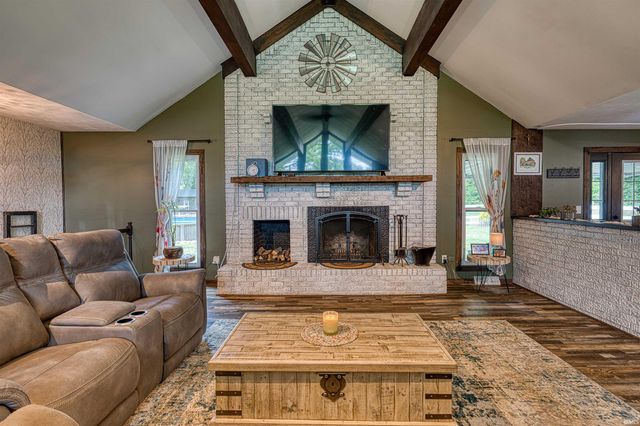 1222 Maple Grove Road, Boonville, IN 47601