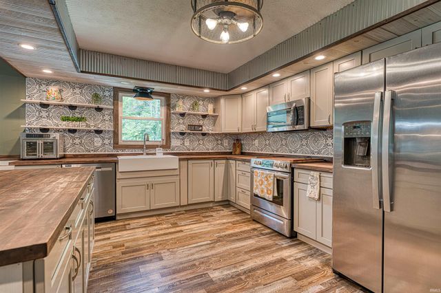 1222 Maple Grove Road, Boonville, IN 47601