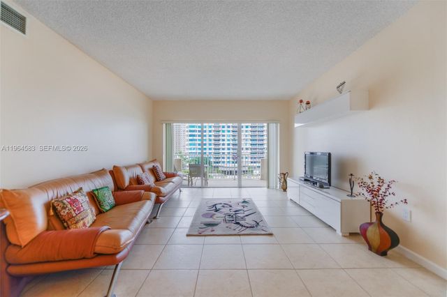 1980 S Ocean Dr 5D, Hallandale Beach, FL 33009