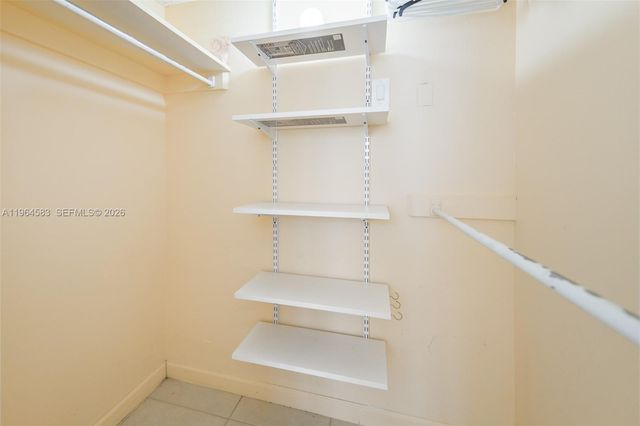 1980 S Ocean Dr 5D, Hallandale Beach, FL 33009