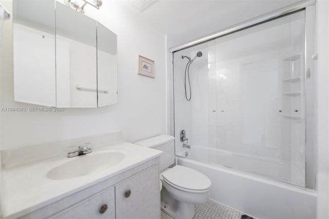 1980 S Ocean Dr 5D, Hallandale Beach, FL 33009