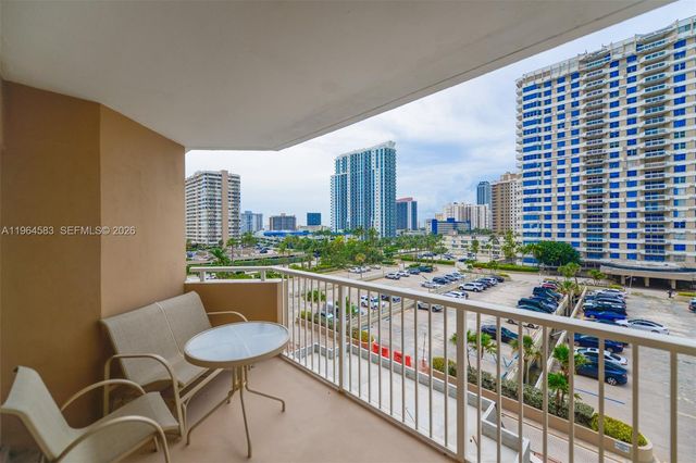 1980 S Ocean Dr 5D, Hallandale Beach, FL 33009
