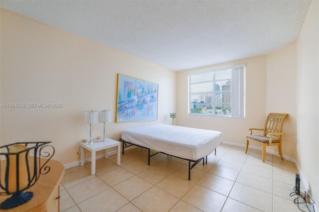 1980 S Ocean Dr 5D, Hallandale Beach, FL 33009