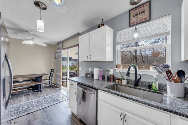 6252 W Breezeway Drive, North Ridgeville, OH 44039