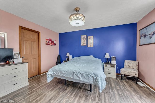 6252 W Breezeway Drive, North Ridgeville, OH 44039