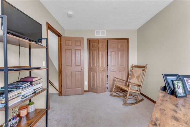 6252 W Breezeway Drive, North Ridgeville, OH 44039