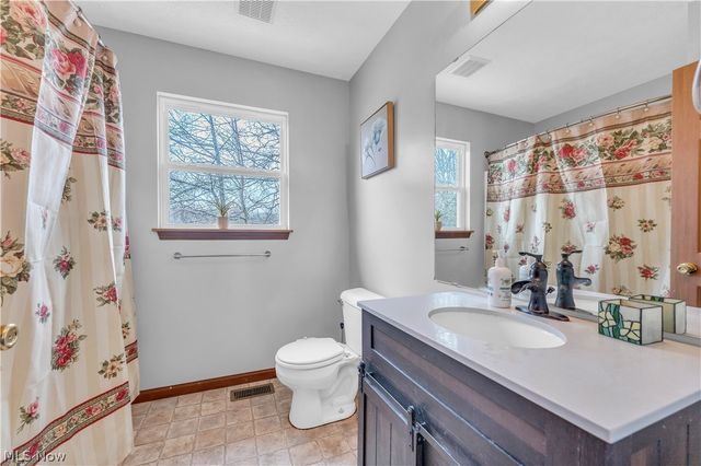 6252 W Breezeway Drive, North Ridgeville, OH 44039