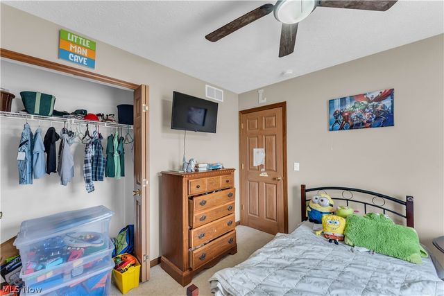 6252 W Breezeway Drive, North Ridgeville, OH 44039