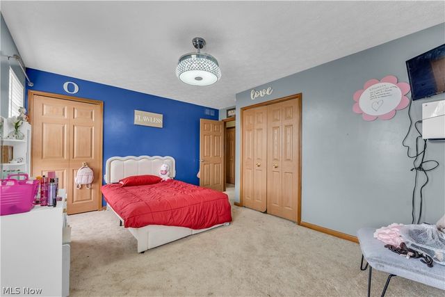 6252 W Breezeway Drive, North Ridgeville, OH 44039