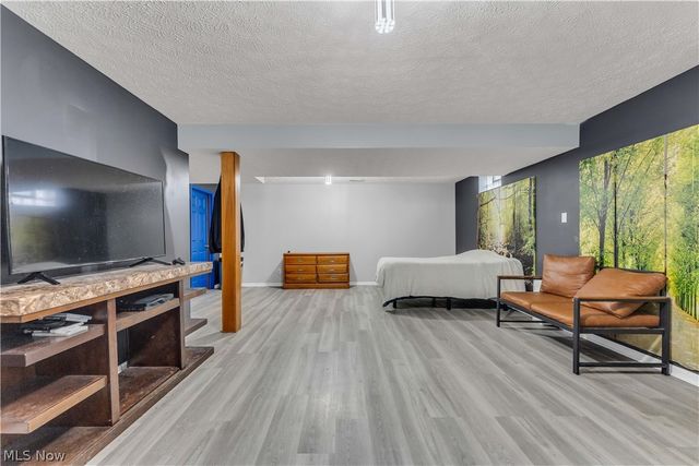 6252 W Breezeway Drive, North Ridgeville, OH 44039