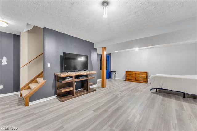 6252 W Breezeway Drive, North Ridgeville, OH 44039