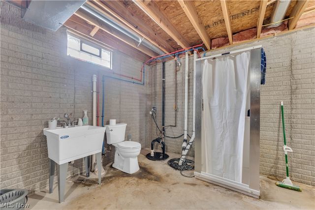 6252 W Breezeway Drive, North Ridgeville, OH 44039