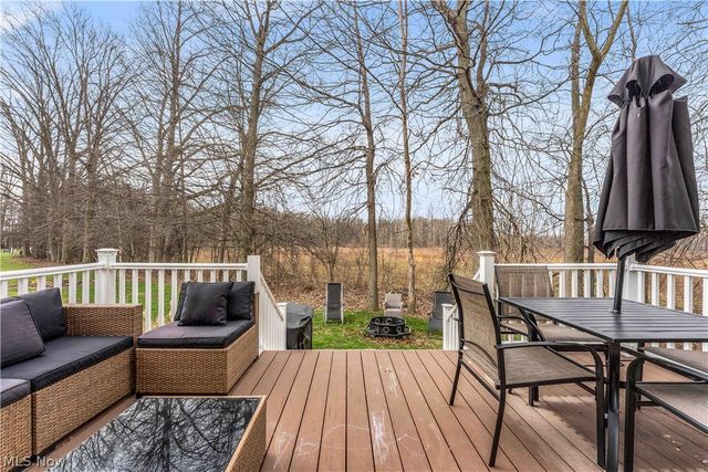 6252 W Breezeway Drive, North Ridgeville, OH 44039