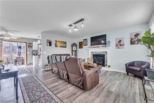 6252 W Breezeway Drive, North Ridgeville, OH 44039