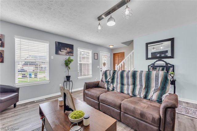 6252 W Breezeway Drive, North Ridgeville, OH 44039