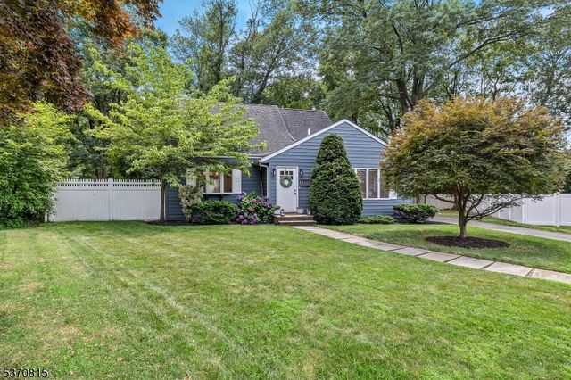11 Dean Ct, Rutherford Boro, NJ 07070