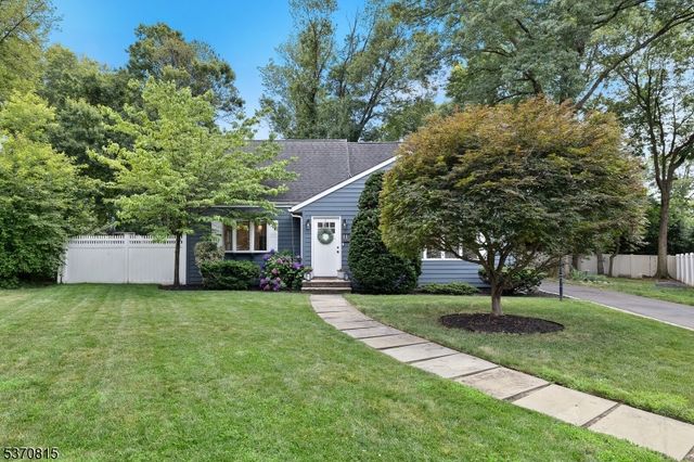 11 Dean Ct, Rutherford Boro, NJ 07070