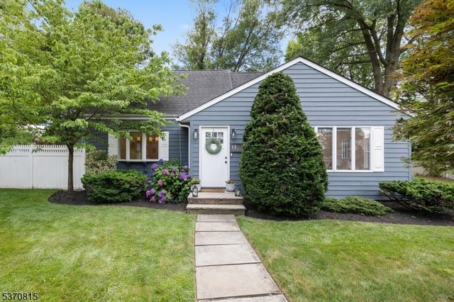 11 Dean Ct, Rutherford Boro, NJ 07070