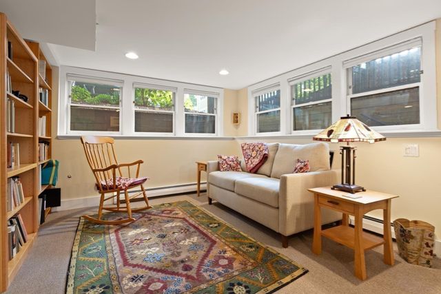 35 Winslow St 35, Cambridge, MA 02138