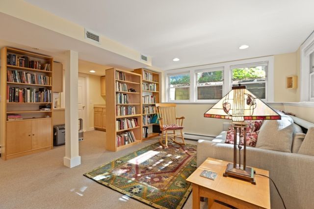 35 Winslow St 35, Cambridge, MA 02138