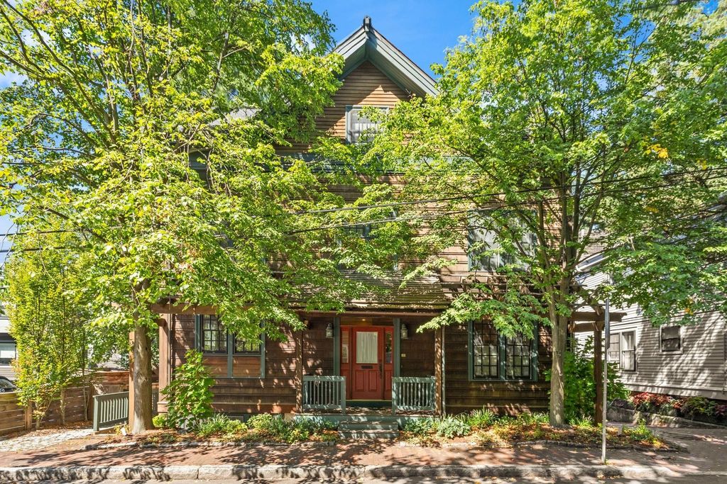 35 Winslow St 35, Cambridge, MA 02138