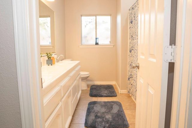 4976 W Birch Avenue, Fresno, CA 93722