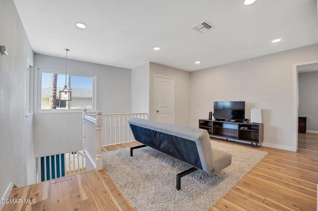 926 Talbert Avenue, Simi Valley, CA 93065