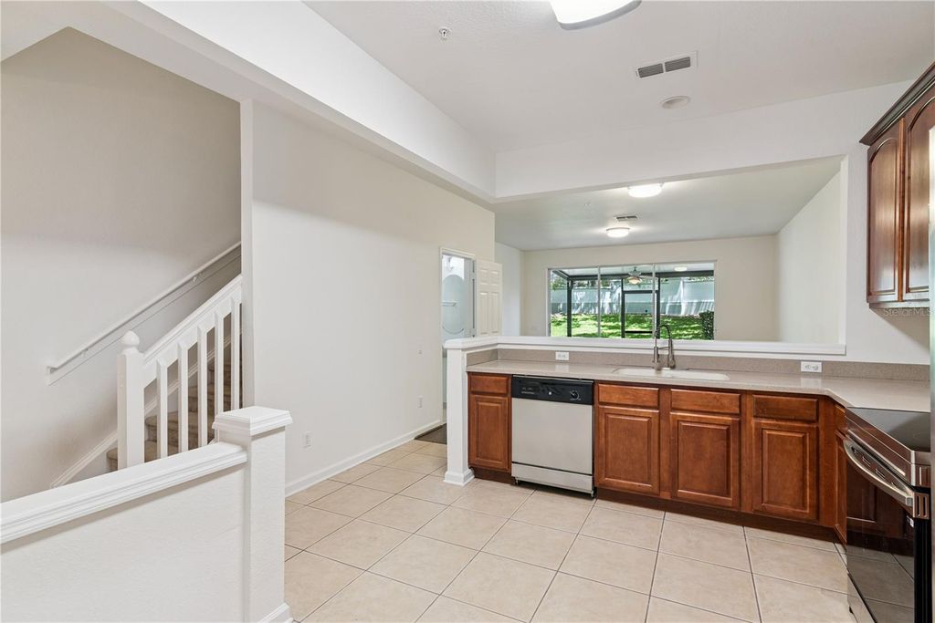 Image 15 of property listing at 6887 SPERONE STREET, Orlando, FL 32819
