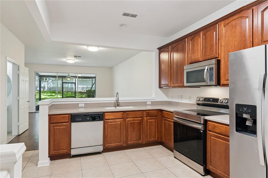 Image 16 of property listing at 6887 SPERONE STREET, Orlando, FL 32819