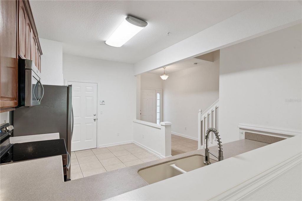Image 18 of property listing at 6887 SPERONE STREET, Orlando, FL 32819