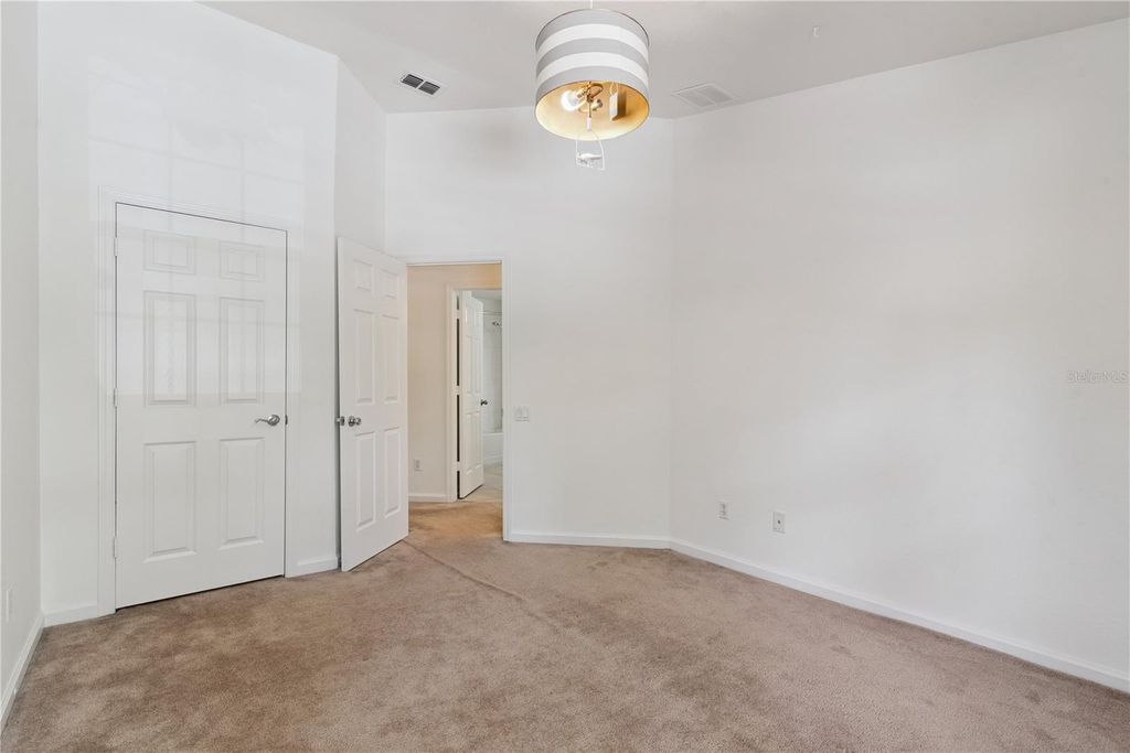 Image 23 of property listing at 6887 SPERONE STREET, Orlando, FL 32819