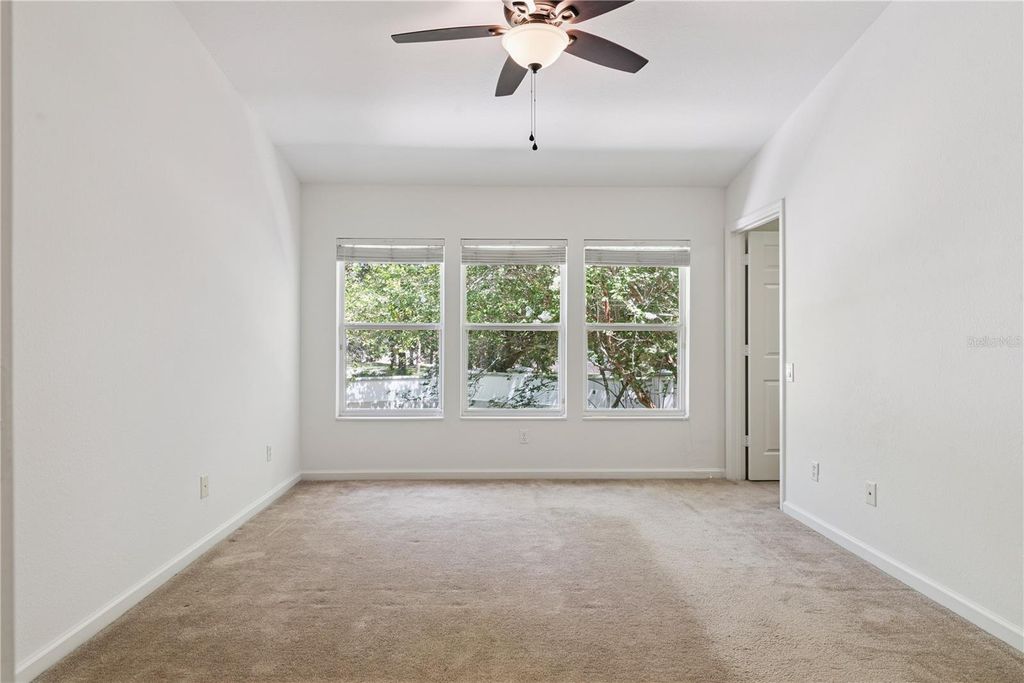 Image 27 of property listing at 6887 SPERONE STREET, Orlando, FL 32819