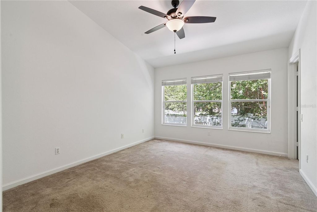 Image 28 of property listing at 6887 SPERONE STREET, Orlando, FL 32819