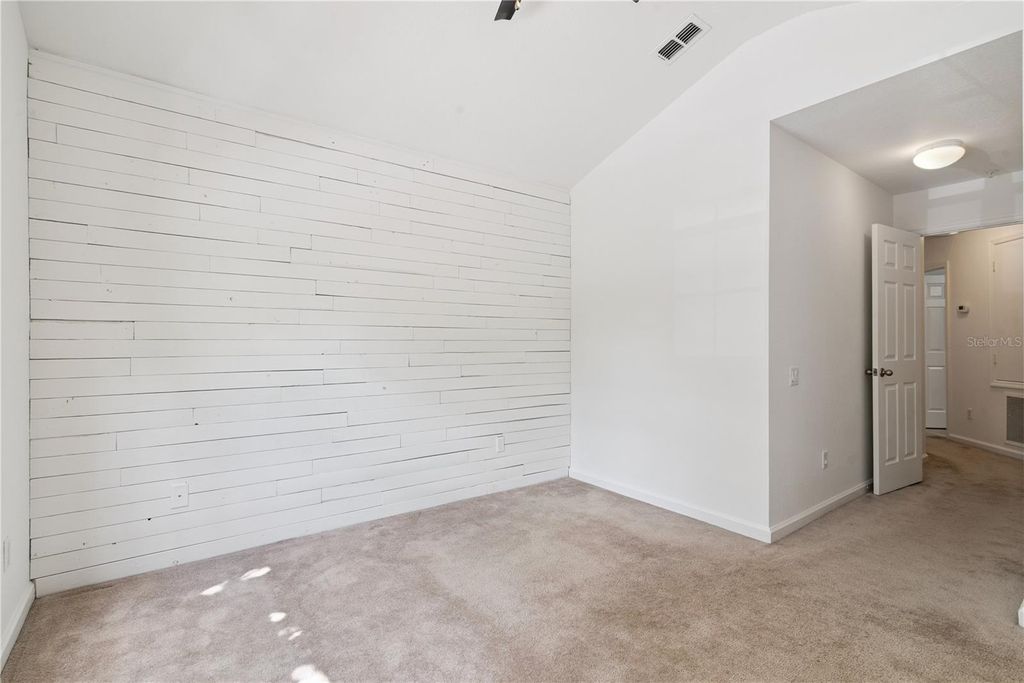 Image 30 of property listing at 6887 SPERONE STREET, Orlando, FL 32819