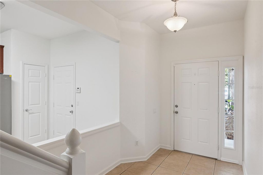 Image 4 of property listing at 6887 SPERONE STREET, Orlando, FL 32819