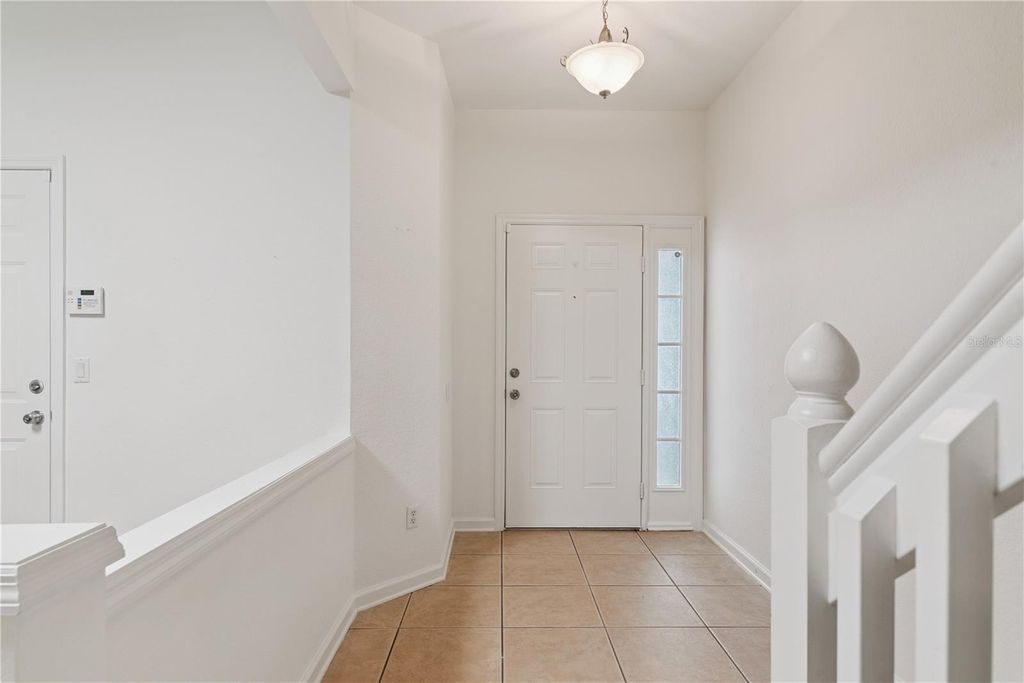 Image 6 of property listing at 6887 SPERONE STREET, Orlando, FL 32819