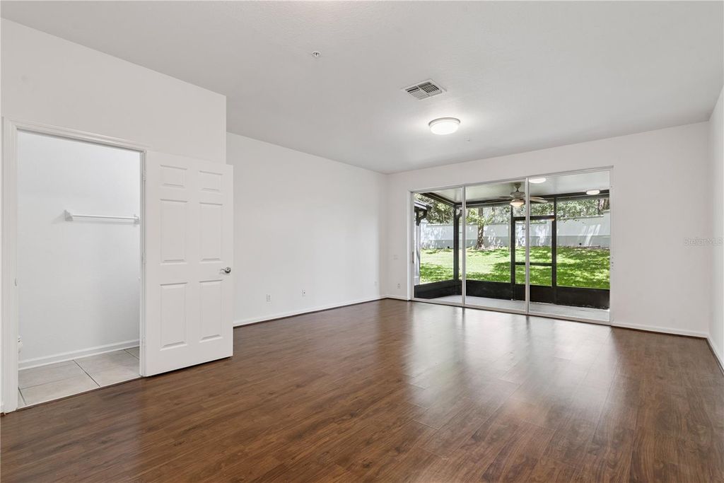 Image 8 of property listing at 6887 SPERONE STREET, Orlando, FL 32819