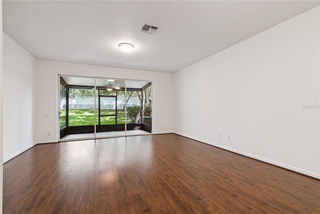 Image 9 of property listing at 6887 SPERONE STREET, Orlando, FL 32819