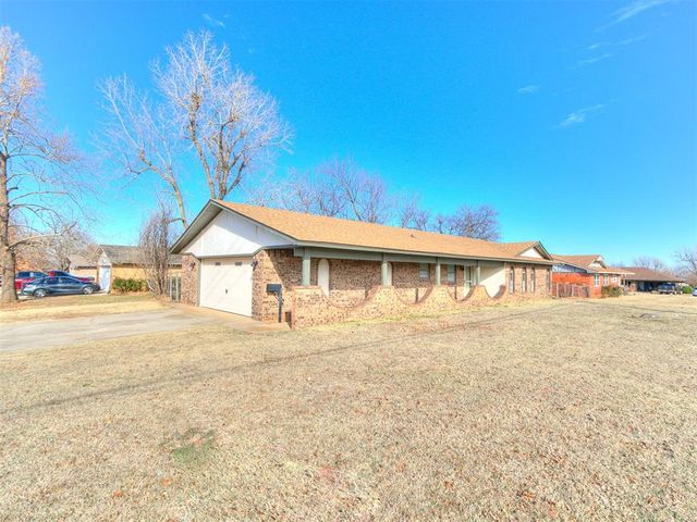 1203 Ridgeway Drive, Yukon, OK 73099