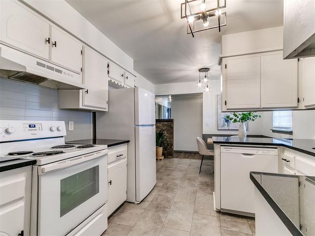 1203 Ridgeway Drive, Yukon, OK 73099