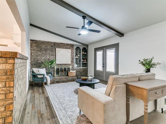 1203 Ridgeway Drive, Yukon, OK 73099