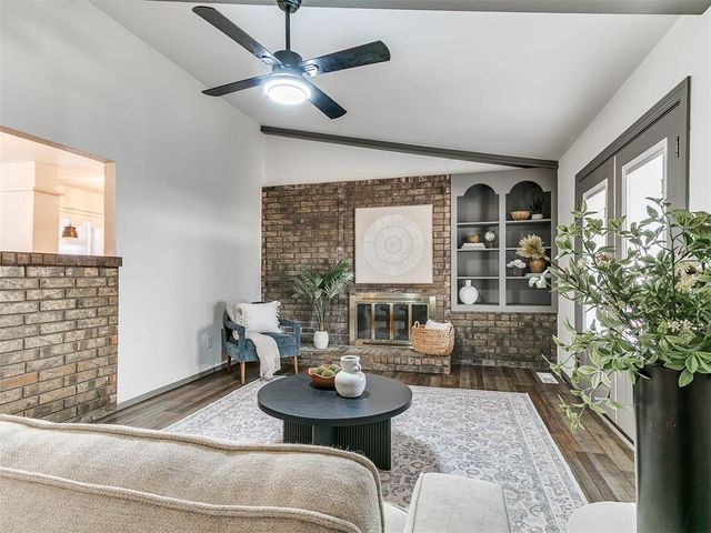 1203 Ridgeway Drive, Yukon, OK 73099