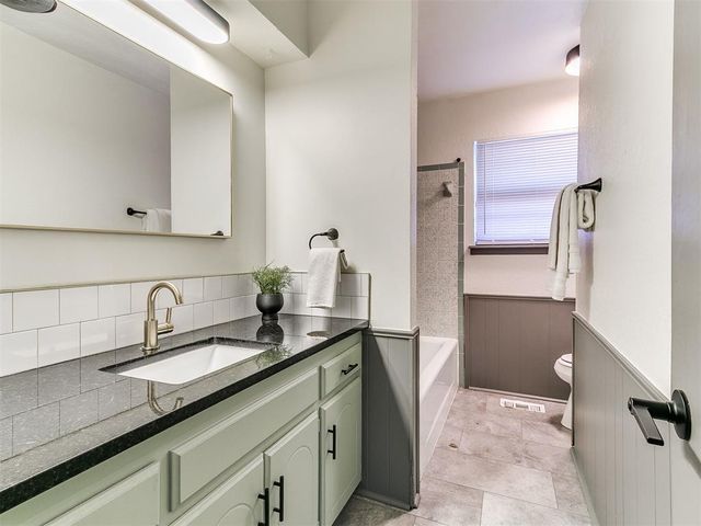 1203 Ridgeway Drive, Yukon, OK 73099