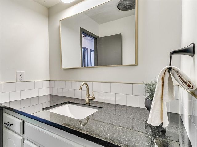 1203 Ridgeway Drive, Yukon, OK 73099