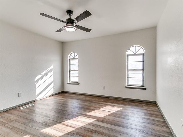 1203 Ridgeway Drive, Yukon, OK 73099