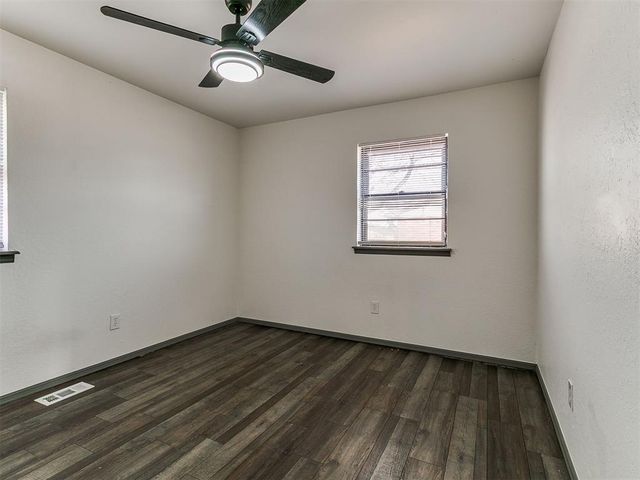 1203 Ridgeway Drive, Yukon, OK 73099