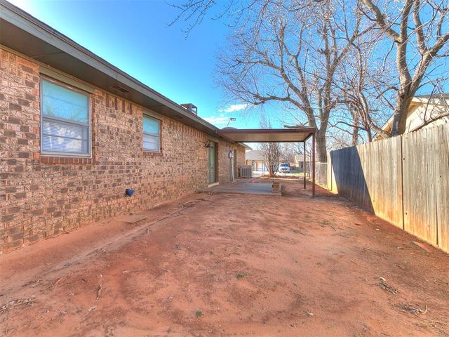 1203 Ridgeway Drive, Yukon, OK 73099