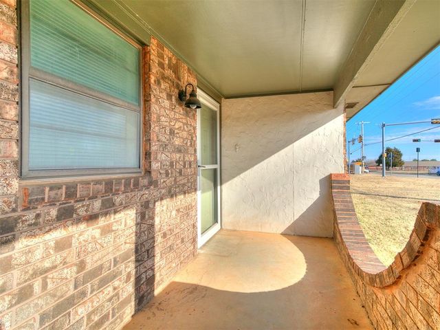 1203 Ridgeway Drive, Yukon, OK 73099