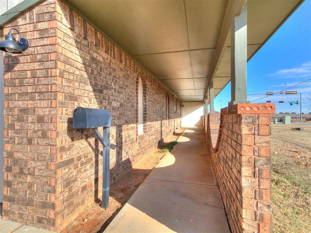 1203 Ridgeway Drive, Yukon, OK 73099