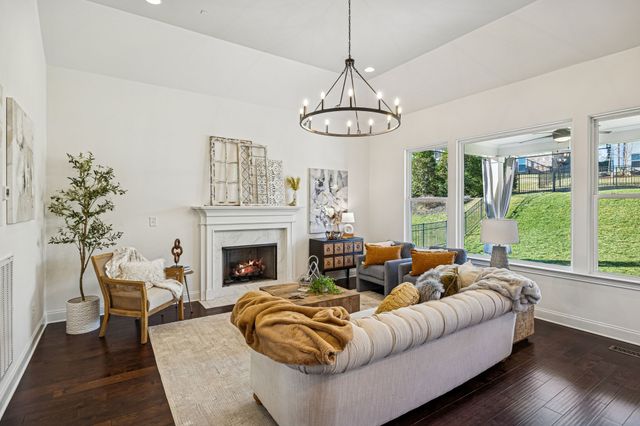 2645 Paddock Park Dr, Thompsons Station, TN 37179